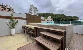 Imagem 2: Casa com elevador e 5 suítes na Praia Brava em Itajaí