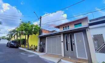 Imagem 2: Casa no Aleixo com 4 quartos, sendo 3 suítes moderna e em excelente localização