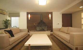 Imagem 4: Casa Padrão - Alto de Pinheiros - 5 Dormitórios - 400m²