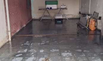 Imagem 3: VENDO AREA MEDINDO 11.30x3.8. JÁ COM TELHADO COLONIAL ,PORTÁO ESTILO CARAGEM