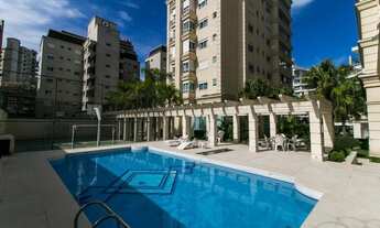 Imagem 2: Apartamento de luxo, 4 suítes, piso aquecido, 4 vagas de garagem, com 357m² de área útil à