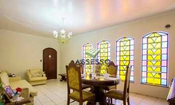 Imagem 7: Casa térrea de 150 m² de área construída, com 3 dormitórios, sendo 2 suítes, 4 vagas de ga