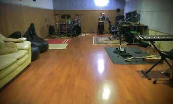 Imagem 4: Casa de condomínio para aluguel tem 312 metros quadrados com 6 quartos