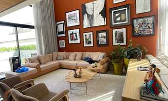 Imagem 4: Casa de condomínio sobrado para venda tem 366 metros quadrados com 5 quartos