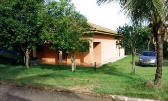 Imagem: Casa próximo ao rio / Casa Grande e Carvalho