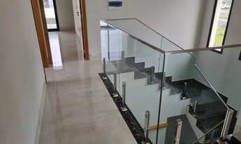 Imagem 3: Casa de condomínio sobrado para venda tem 246 metros quadrados com 4 quartos