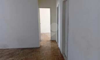 Imagem 4: Apartamento com dois quartos e condomínio baixo