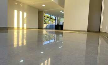 Imagem 3: Casa a venda em condomínio fechado, tem 208 metros quadrados com 3 quartos