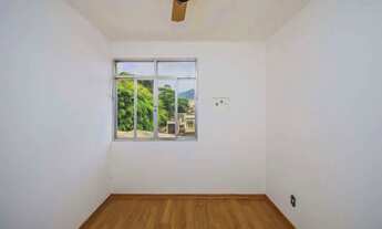 Imagem 4: Apartamento confortável, em rua plana e com vaga no Centro para venda