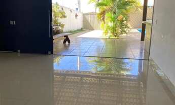 Imagem 5: Casa com piscina 2/4 lote 360mts bem arejada