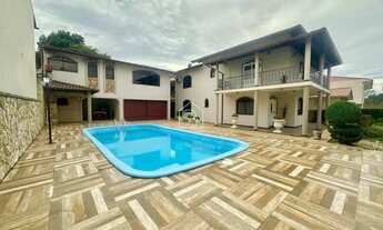 Imagem: Casa com 5 Quartos e 5 banheiros à Venda