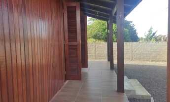 Imagem 2: Casa com 03 quartos no bairro Golfinhos - Balneário Arroio do Silva SC