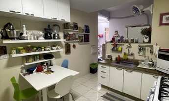 Imagem 7: Apartamento para aluguel e venda possui 190 metros quadrados com 4 quartos