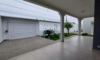 Imagem 2: Casa para aluguel, 3 quartos, 2 suítes, 4 vagas, Jardim Patrícia - Uberlândia/MG