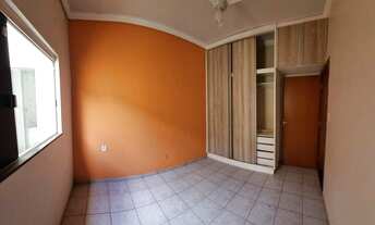 Imagem 3: Casa para venda tem 150 metros quadrados com 3 quartos em Santa Mônica - Uberlândia - Mina