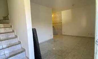 Imagem 3: Casa triplex em Bento Ribeiro - 02 Quartos - Oportunidade única