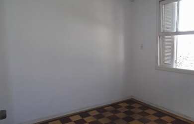 Imagem 6: Casa para aluguel possui 100 metros quadrados com 3 quartos em Medianeira - Porto Alegre