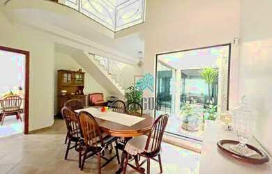 Imagem 4: Sobrado IMPECÁVEL, 407m² de área construída, composto por 3 dormitórios sendo 3 suítes, à