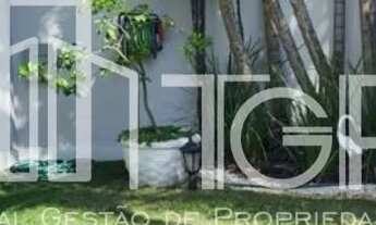 Imagem 2: Casa de condomínio para aluguel e venda possui 248 metros quadrados com 4 quartos