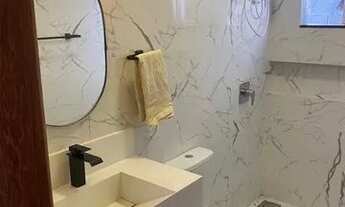 Imagem 5: Casa com quintal grande e gramado