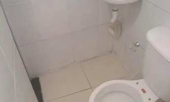 Imagem 6: Aluga-se casa de 2 cômodos chama zap