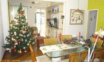 Imagem: Próximo de 2 metrôs comércio variado