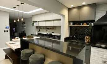 Imagem 2: Sobrado para venda possui 180 metros, 3 suítes e 3 vagas, churrasqueira