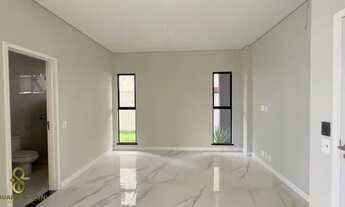 Imagem 7: Casa de condomínio para venda possui 337 metros quadrados com 4 quartos