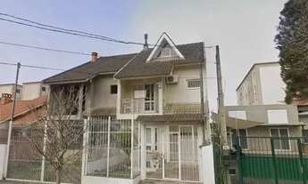 Imagem: Casa em Ipanema com 2 dormitórios sendo