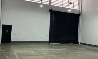 Imagem 3: Galpão Comercial de 288m² para Locação em Cotia-SP, Jardim Fontana: Infraestrutura moderna