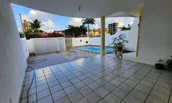 Imagem 4: Casa ampla com piscina e 4 suítes em rua tranquila de Capim Macio