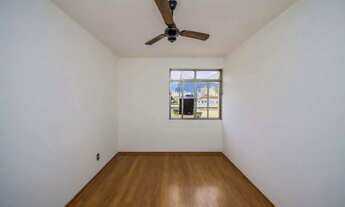 Imagem 6: Apartamento confortável, em rua plana e com vaga no Centro para venda