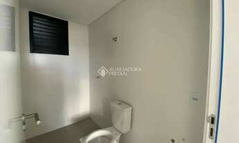 Imagem 7: Apartamento NOVO com 3 dormitórios, sendo 1 suíte, mais 1 banheiro social, sacada c/ churr