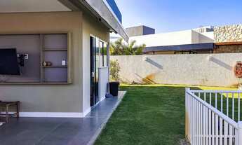 Imagem 2: Casa de Alto Padrão com Vista para o Lago com 3 quartos sendo 3 suítes Condomínio Damha