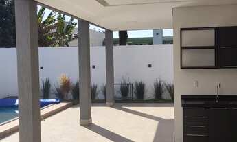 Imagem 5: Casa de condomínio para venda possui 255 metros quadrados com 3 quartos