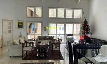 Imagem 4: Casa semi térrea em condmínio fechado, com 4 suite, repleta de armários, piscina, churrasq