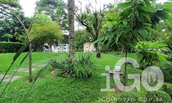 Imagem 5: Belíssima casa , com muito requinte e espaços incríveis, de cinema!