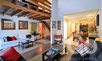 Imagem 3: Casa tipo chalé , agradável - rua charmosa e única. T: 212,00m² - A/C:275,00m²