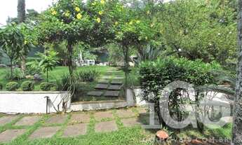 Imagem 4: Belíssima casa , com muito requinte e espaços incríveis, de cinema!