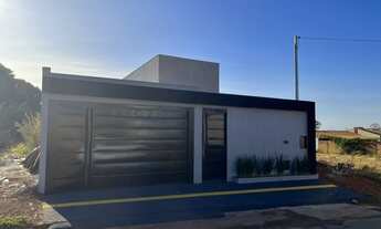 Imagem 2: Casa para venda possui 300 metros quadrados com 3 quartos em Residencial Humaitá - Goiânia