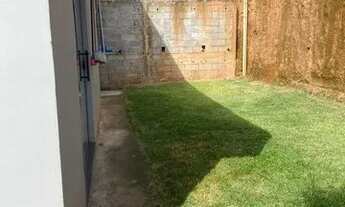 Imagem 3: Casa com quintal grande e gramado