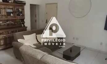 Imagem 4: Excelente apartamento com dependencia e área externa em Laranjeiras