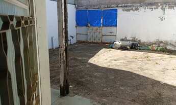 Imagem 2: QR 201, Lote com Casa de Fundo 2 quartos telha grossa R$ 125.000