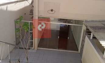 Imagem 2: Casa para aluguel e venda possui 267 metros quadrados com 5 quartos