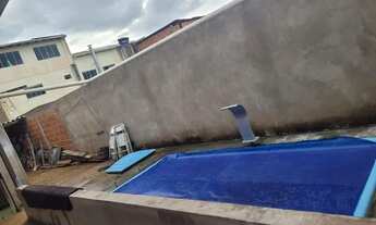 Imagem 2: URGENTE! IMPERDIVEL! Vendo linda casa em Arniqueira! C/Piscina! 138m²! 2Quartos!