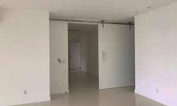 Imagem 6: Apartamento para aluguel possui 232 metros quadrados com 4 quartos