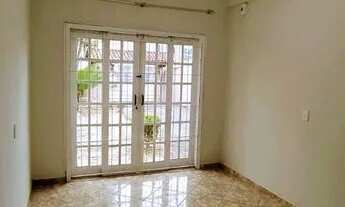 Imagem: Aluga-se casa 2 garagem coberta