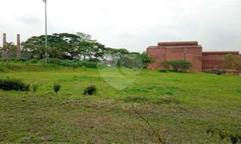 Imagem 4: Pátio para locação, com 3.000m², dentro de condomínio, possuindo fácil acesso à Rodovia Im