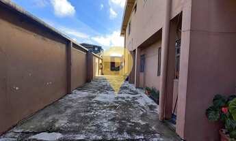 Imagem 2: Deck Imóveis vende 2 residências com área total de 360 m² sendo uma superior com sacada e