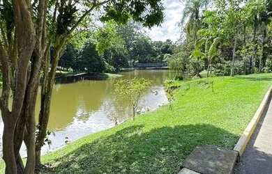 Imagem 4: Casa alto padrão 1 suíte + 2 demi-suítes e 2 vagas de garagem - Saguaçu